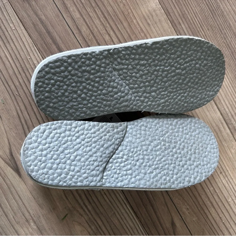 Danielki prophylactic orthopedic gray leather sandals. Euro size 31 Us 13-13.5